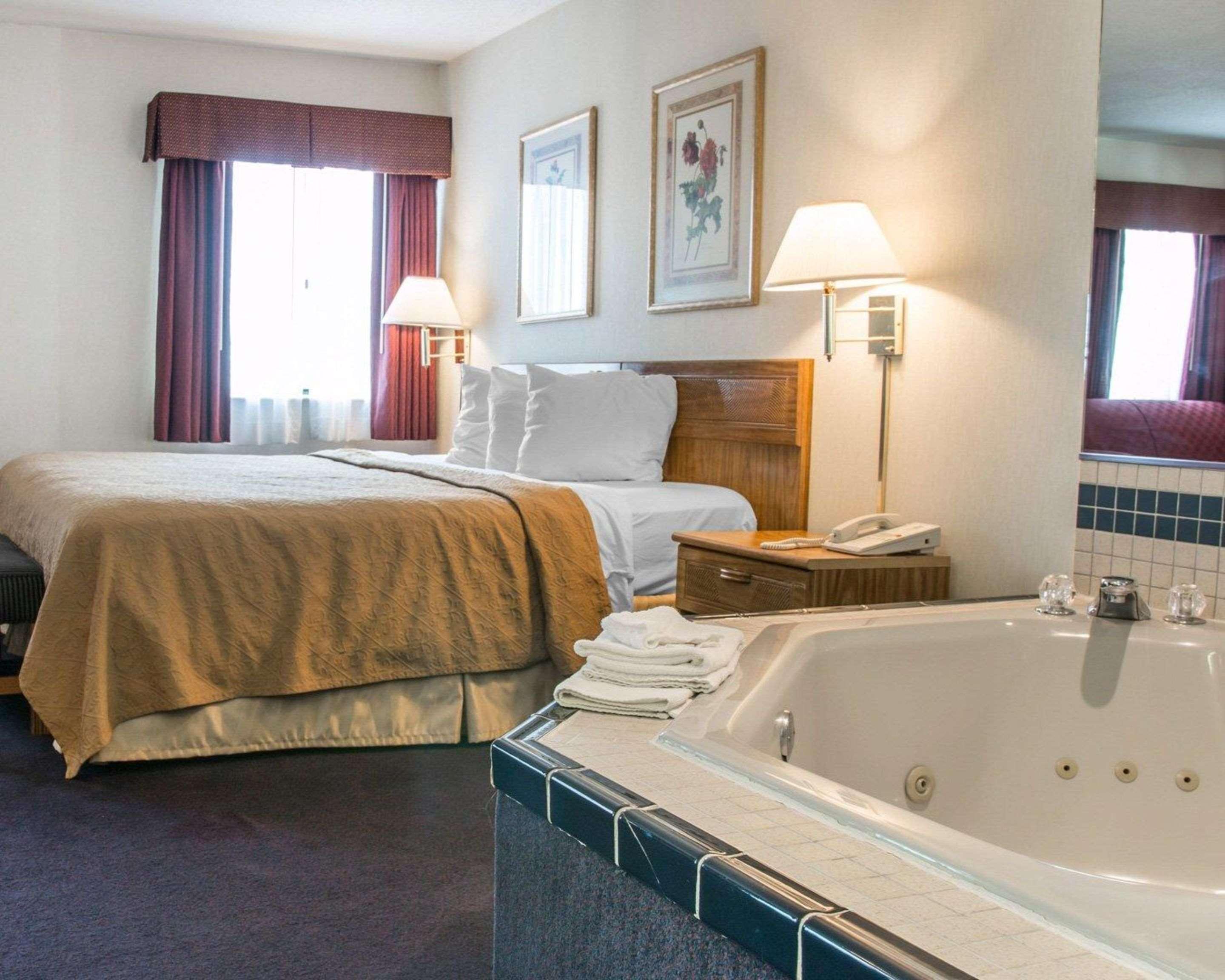 Quality Inn Hudsonville South Ngoại thất bức ảnh